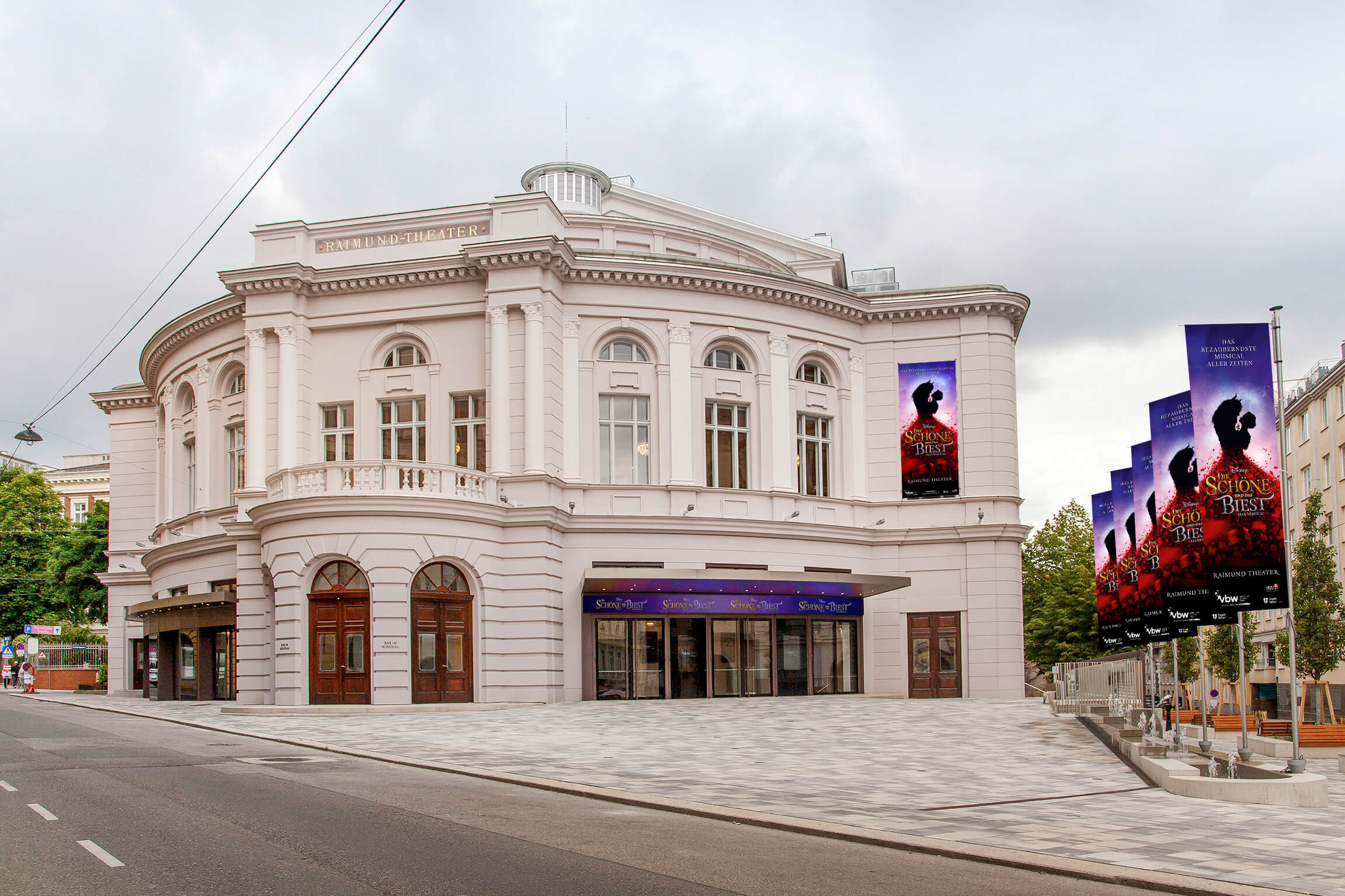 Disney BEAUTY AND THE BEAST at the Raimund Theater, Vienna